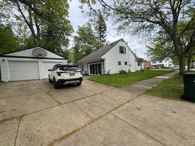 Building Photo - 1037 Keystone Dr