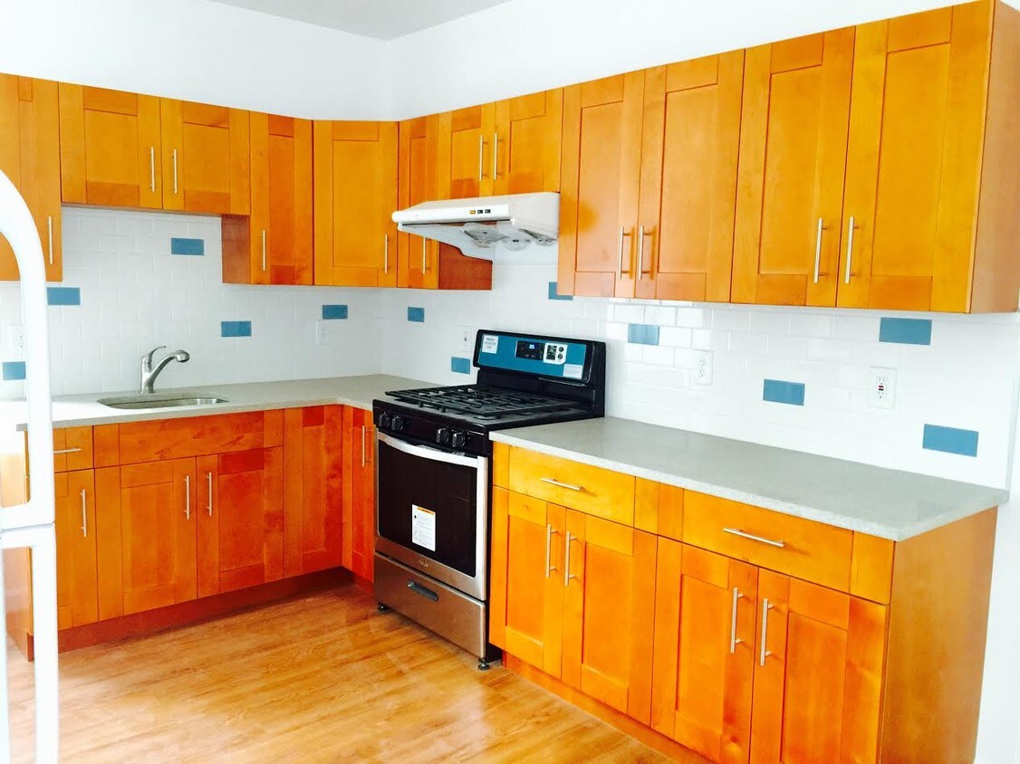 Primary Photo - 22 Brook St