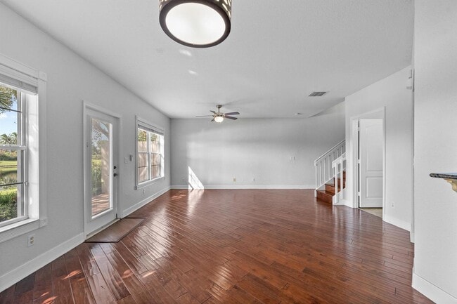 Foto del edificio - 4205 Bamboo Palm Ct