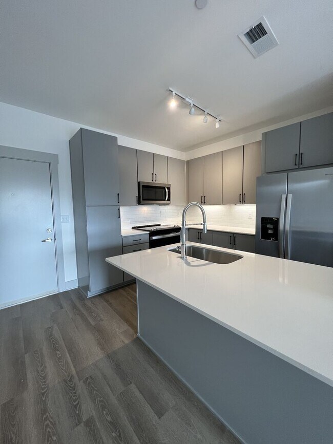 Foto del edificio - Top floor WEHO condo in new development