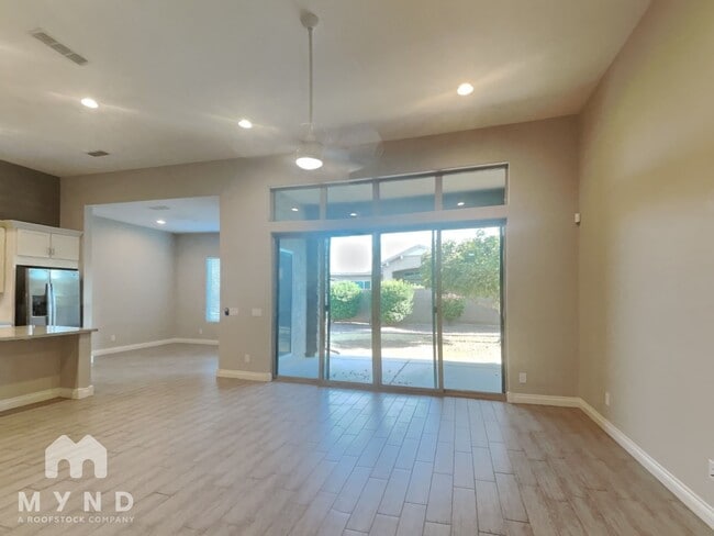 Building Photo - 3690 E Alfalfa Dr