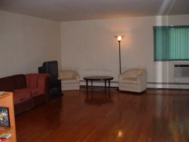Building Photo - 3831 Orloff Ave