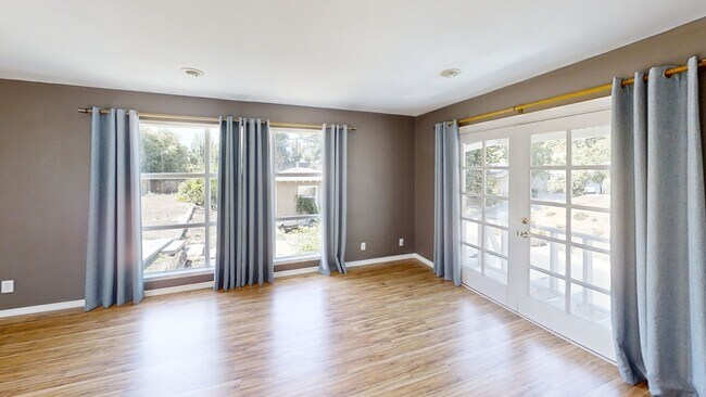 Foto del edificio - Coveted South Redlands 2 bedroom, 2-bathroom bungalow home.