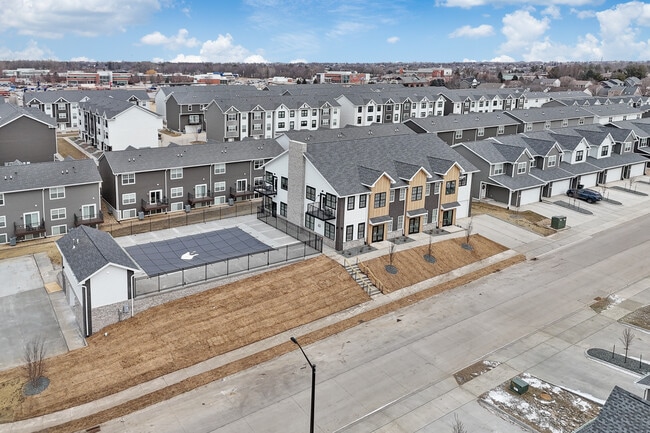 Building Photo - Birchwood Grove