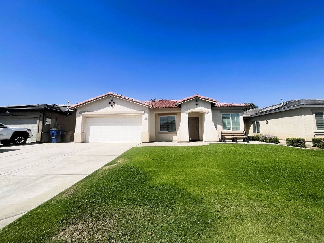 Primary Photo - Gorgeous Split Wing Home