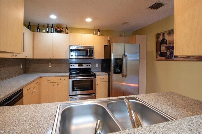 Foto del edificio - 2 br, 3 bath Townhome - 9580 SW 2nd Ct 958...