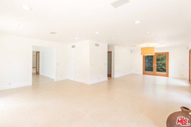 Foto del edificio - 28929 Wight Rd