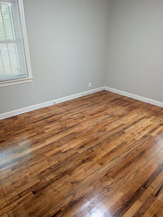 Foto del edificio - 246 Robert E Lee Dr