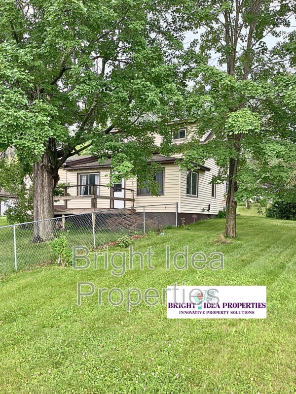Building Photo - 711 Elm Ave