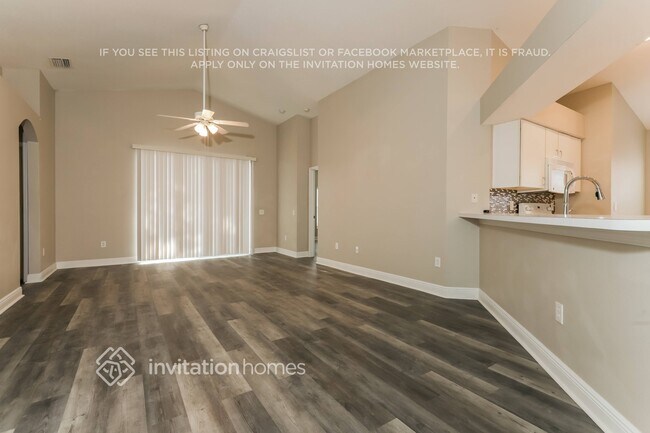 Foto del edificio - 513 Somerstone Dr