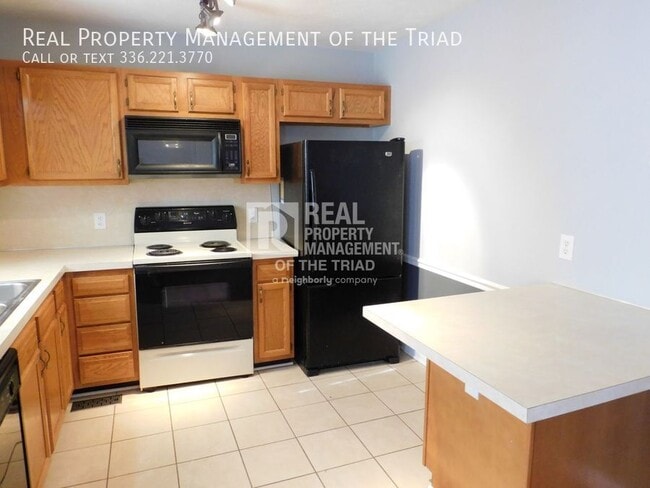 Foto del edificio - 13 Birchwood Ct