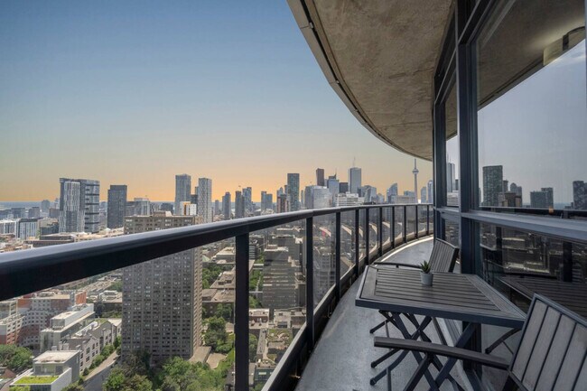 Building Photo - 224 Carlton St.