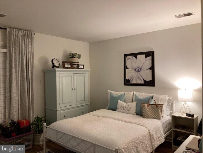 Foto del edificio - 20544 Shadyside Way