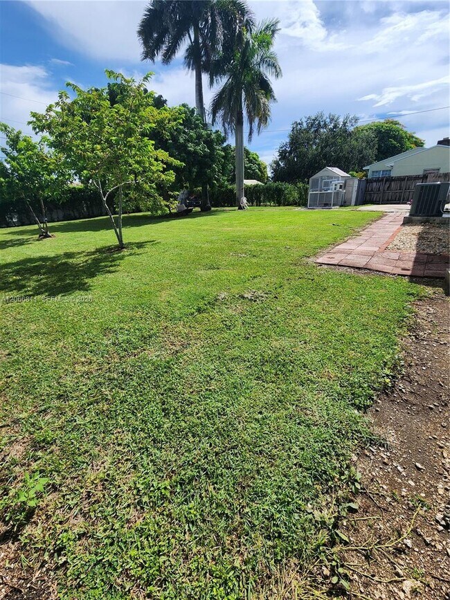 Foto del edificio - 771 NW 15th St