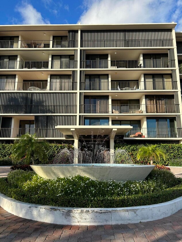 225 S Beach Rd Unit 402, Jupiter, FL 33469 Condo for Rent in Jupiter