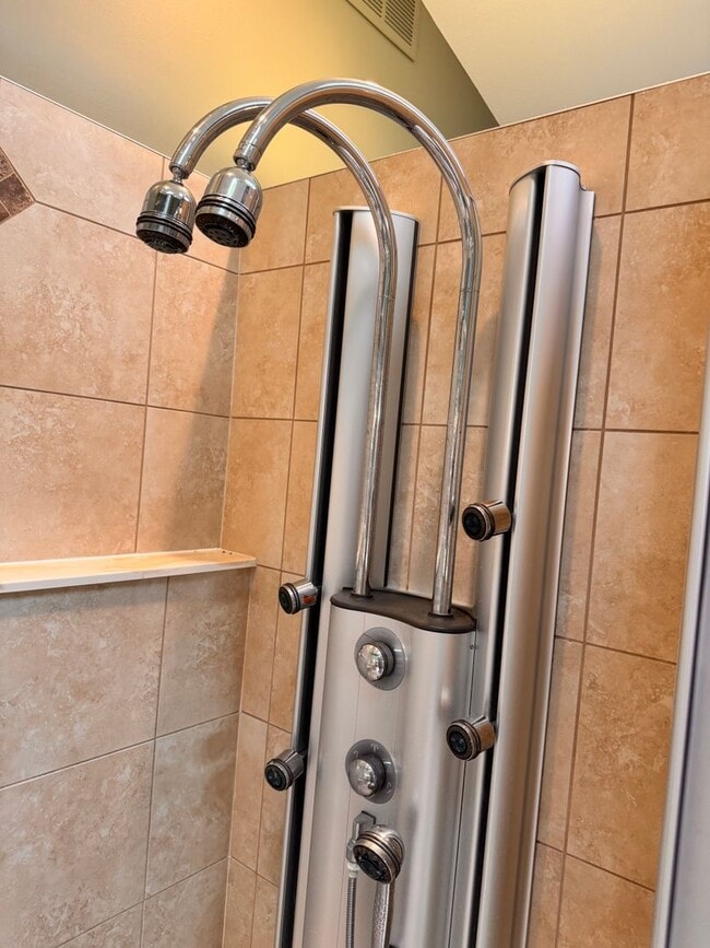 Foto del edificio - Nice large country setting close to town