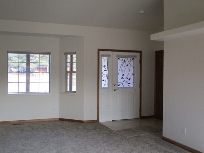 Foto del edificio - Unfurnished 3 Bed, 2 Bath Home for Rent in Lake Forest