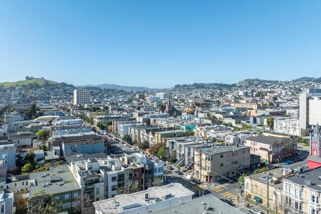 Aéreo - 1110 S Van Ness Ave
