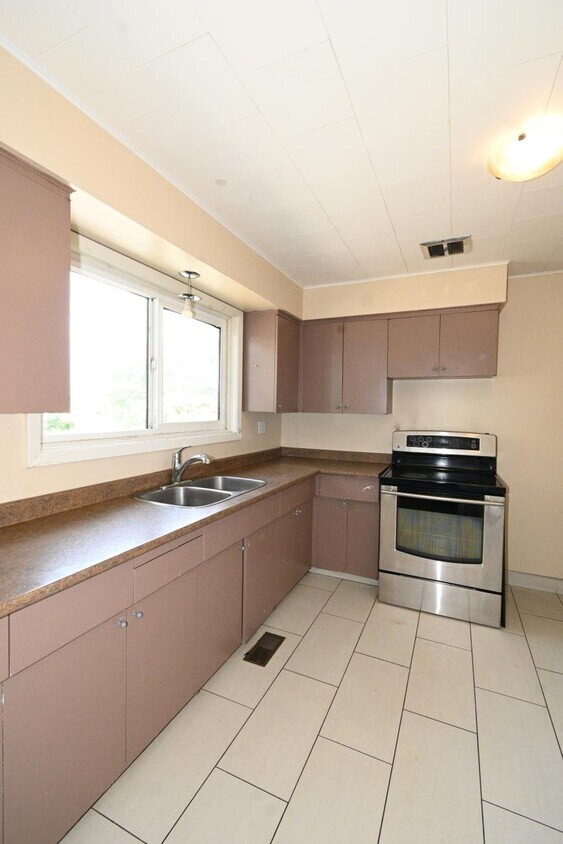 Photo principale - 3 bedroom in Prince George BC V2M 3B7