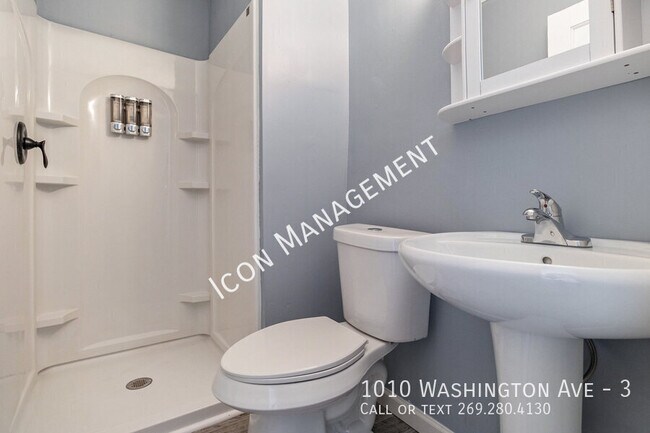 Foto del edificio - 1010 Washington Ave