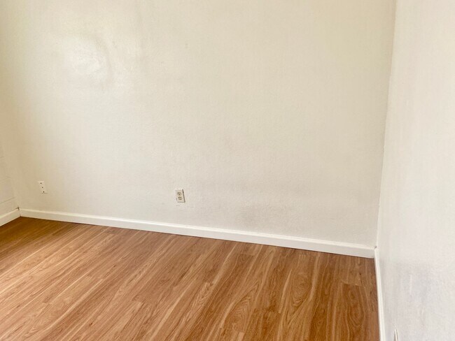 Foto del edificio - 91-765 Fort Weaver Rd