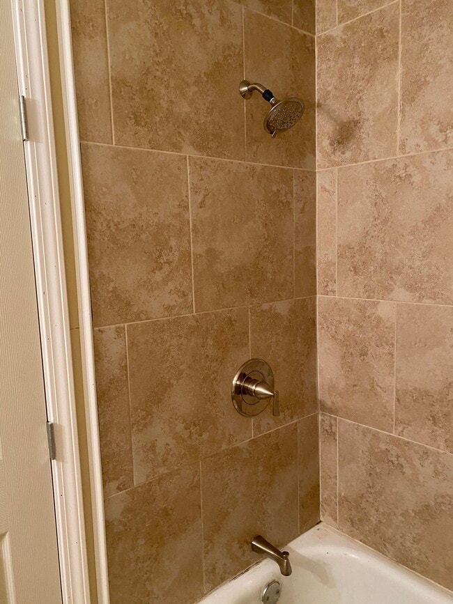 2904 N Monterey Ct, Terrytown, LA 70056 Townhome Rentals in Terrytown