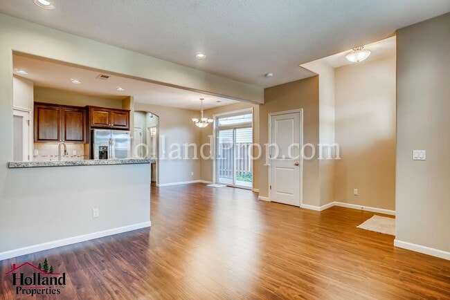 Building Photo - Gorgeous N. Bethany Duplex in Portland Available for You!!!