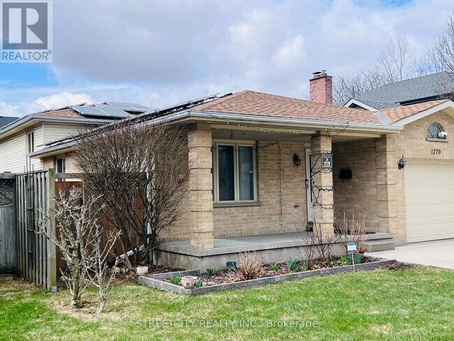 Photo du bâtiment - 1279 Aldersbrook Rd