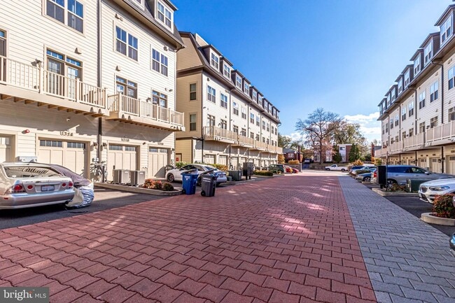Building Photo - 1318 S Quinn St