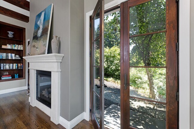 Foto del edificio - 3898 Happy Valley Rd