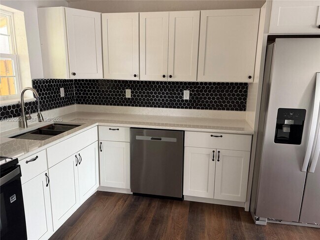 Foto del edificio - 1450 NE 151st St
