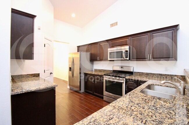 Foto del edificio - 3740 W Charlotte Dr
