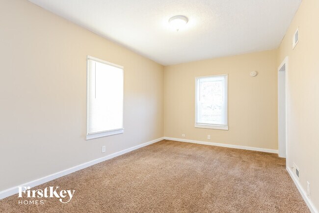 Foto del edificio - 2901 Ezekiel Ave