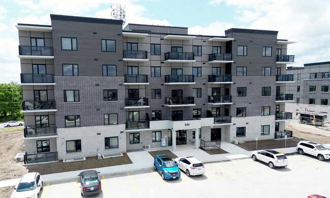 Building Photo - Opus Apartments and Townhomes
