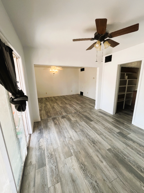 Foto del edificio - 413 E 3rd St