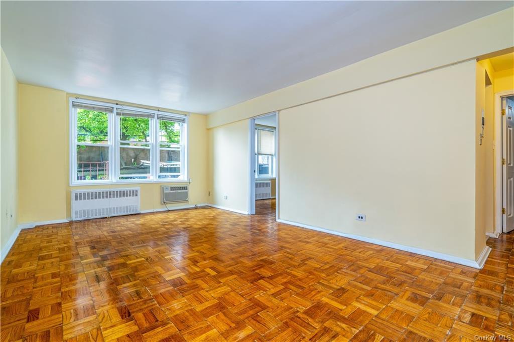 Foto principal - 5775 Mosholu Ave
