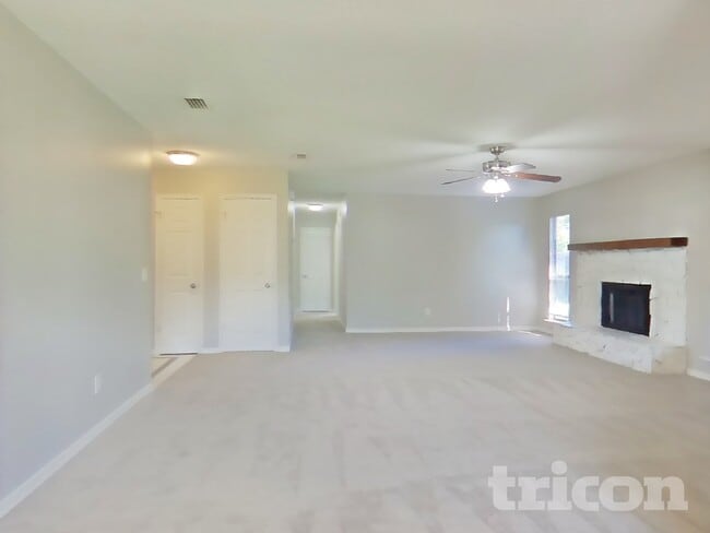 Building Photo - 7091 Beechfern Ln S