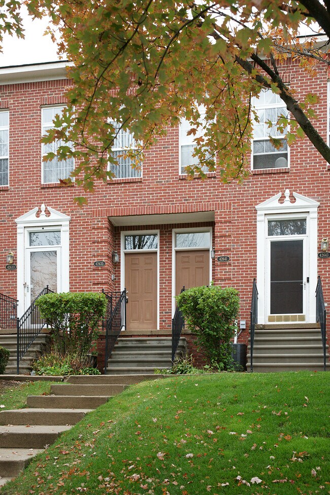 Foto del edificio - 42635 Park Cresent Dr