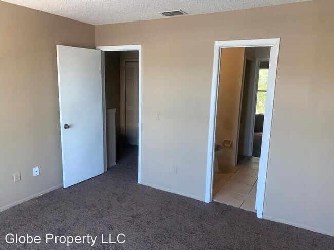 Building Photo - 2 br, 1.5 bath House - 3116 Windover Ave, #2C