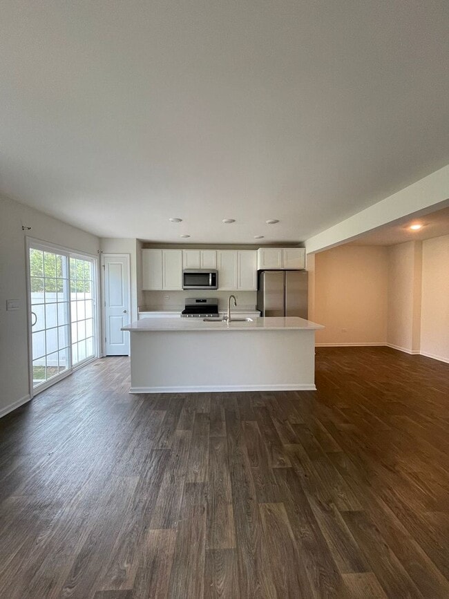 Building Photo - 2028 Canyon Creek Dr