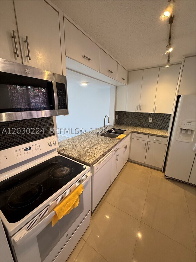 Foto del edificio - 8625 NW 8th St