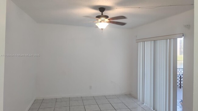 Foto del edificio - 3199 Foxcroft Rd