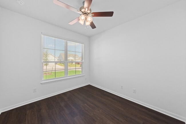 Building Photo - 619 Killam Dr