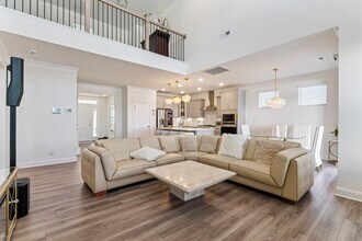 Building Photo - 116 Farrier Ln