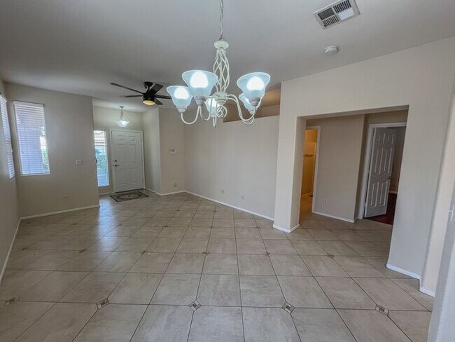 Foto del edificio - Charming Single-Story Home in a Prime Loca...