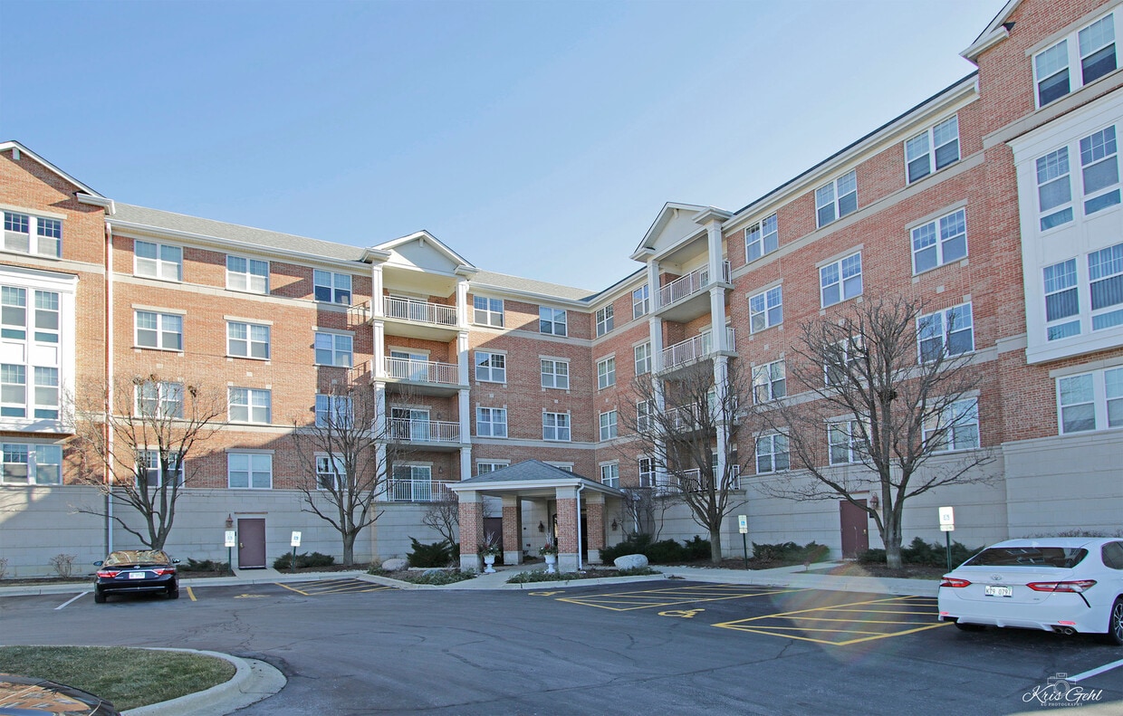 Primary Photo - 101 Pointe Dr