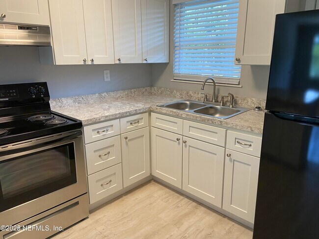 Foto del edificio - 3337 Drew St
