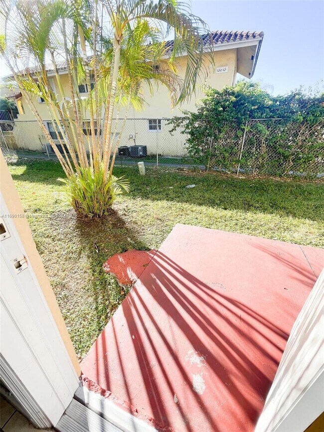 Building Photo - 15689 SW 73rd Cir Terrace