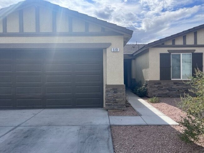 Building Photo - 3 Bedroom + Bonus, RV Gate, fenced yard, B...