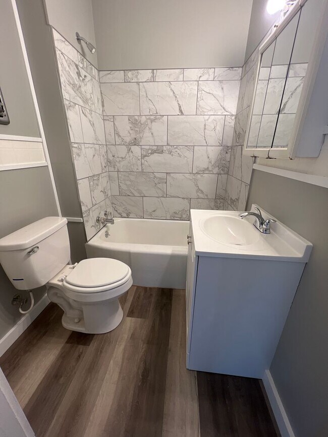 Foto del edificio - Charming 3-Bedroom, 2-Bathroom Home in the Heart of Downtown Houma